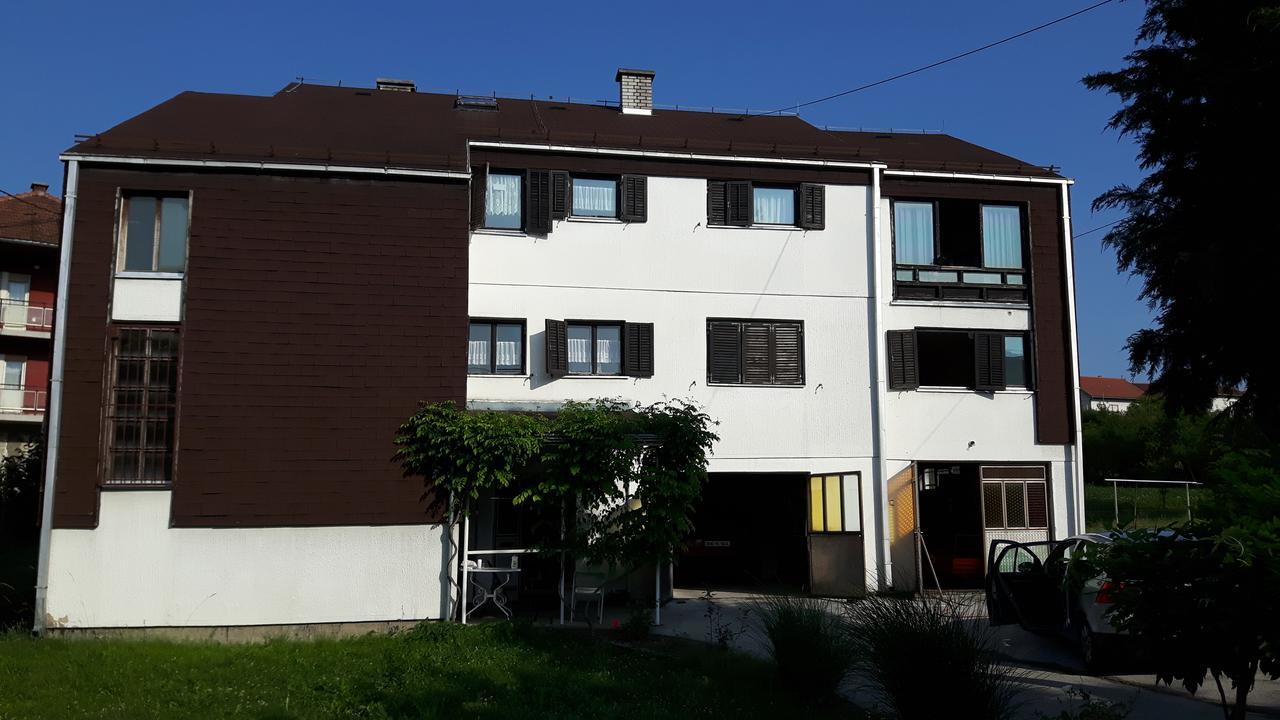 Guesthouse Trikic Drvar Esterno foto